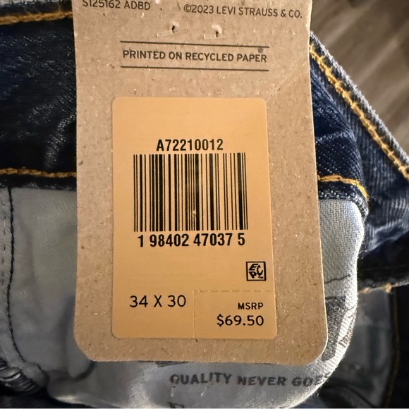 NWT Levis 565 Loose Straight 35x28 (34×30 Tag) Medium Wash
Great Christmas Gift - Picture 4 of 7